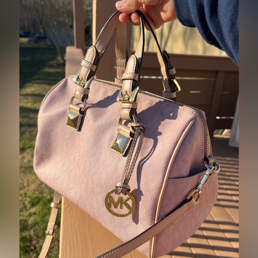 MICHAEL KORS PINK DUFFLE BAG 🥰